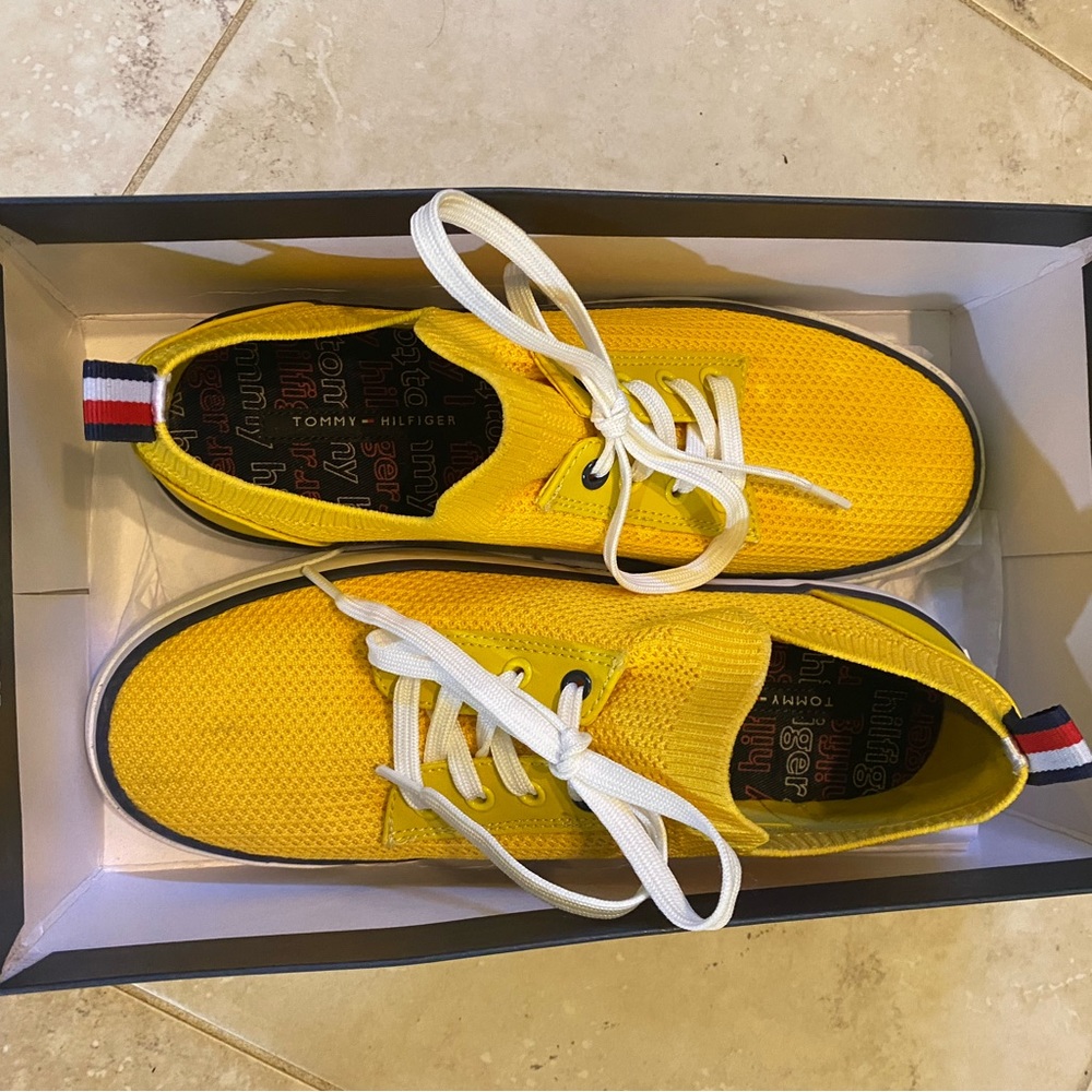 Tommy Hilfiger | Casual Style Low-Top Sneakers Women Yellow Size 8,5 New